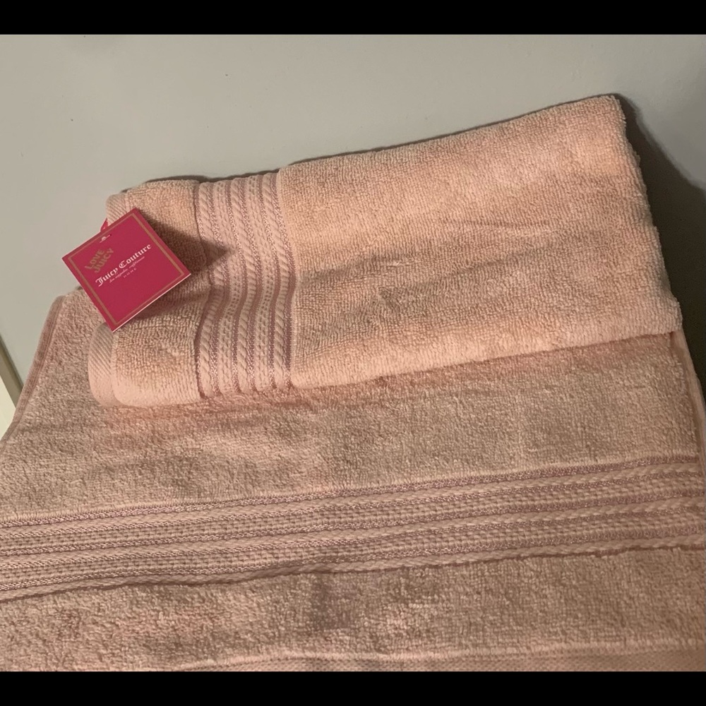 Juicy Couture hand towels, NWT